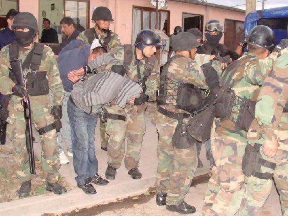 Lo enjuiciar�n por intentar matar a polic�a