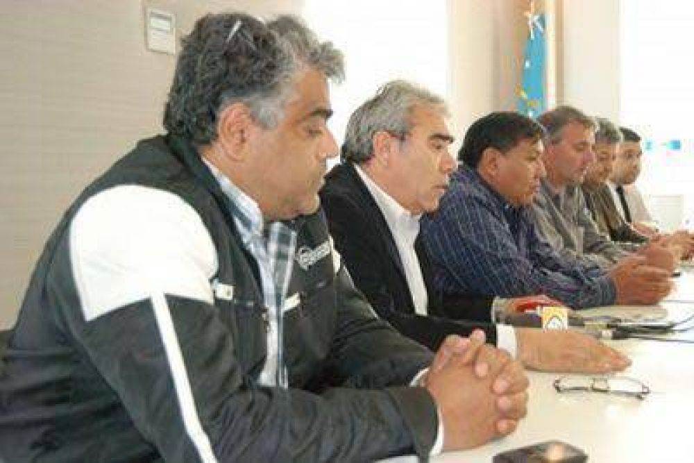  Los petroleros y las operadoras firmaron un acta para estar en paz