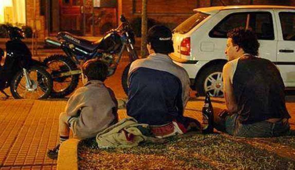 Escuelas no saben qu� hacer con los chicos alcoholizados