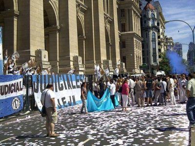 Judiciales lanzaron un paro de tres d�as contra el proyecto de reforma