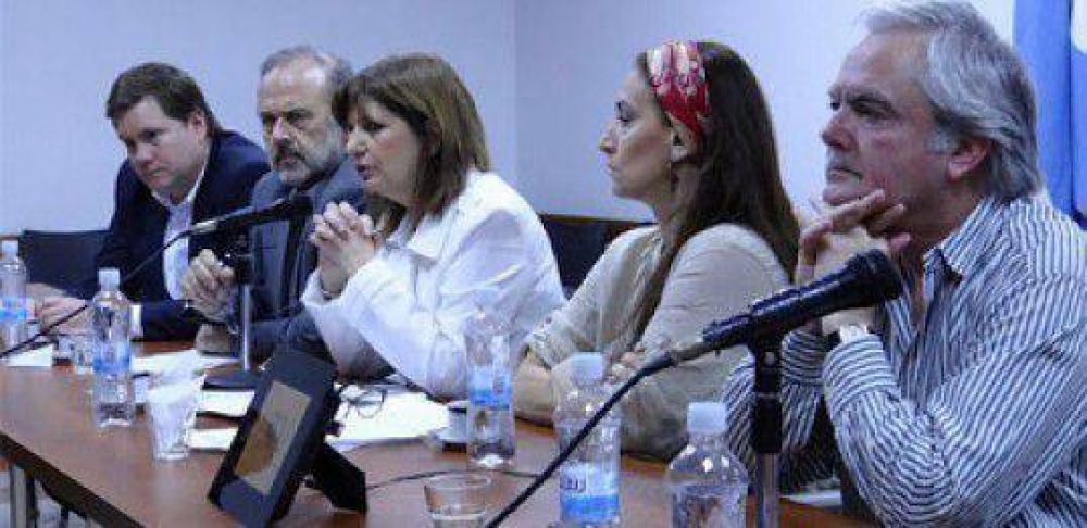 La oposici�n organiza una campa�a contra los proyectos de reforma judicial