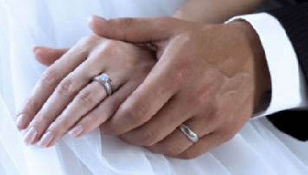 Fallo iguala al hombre con la mujer en prohibici�n de despido tras matrimonio