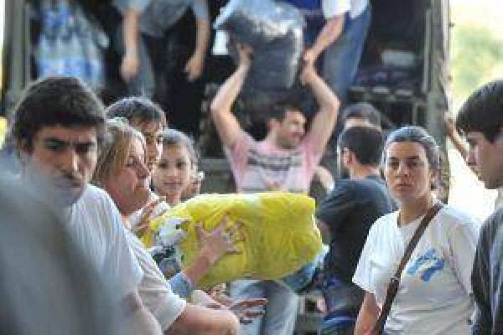 La Plata: La C�mpora arma "bajada" y registra denuncias