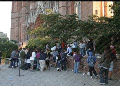 Vecinos contin�an movilizados por la solidaridad