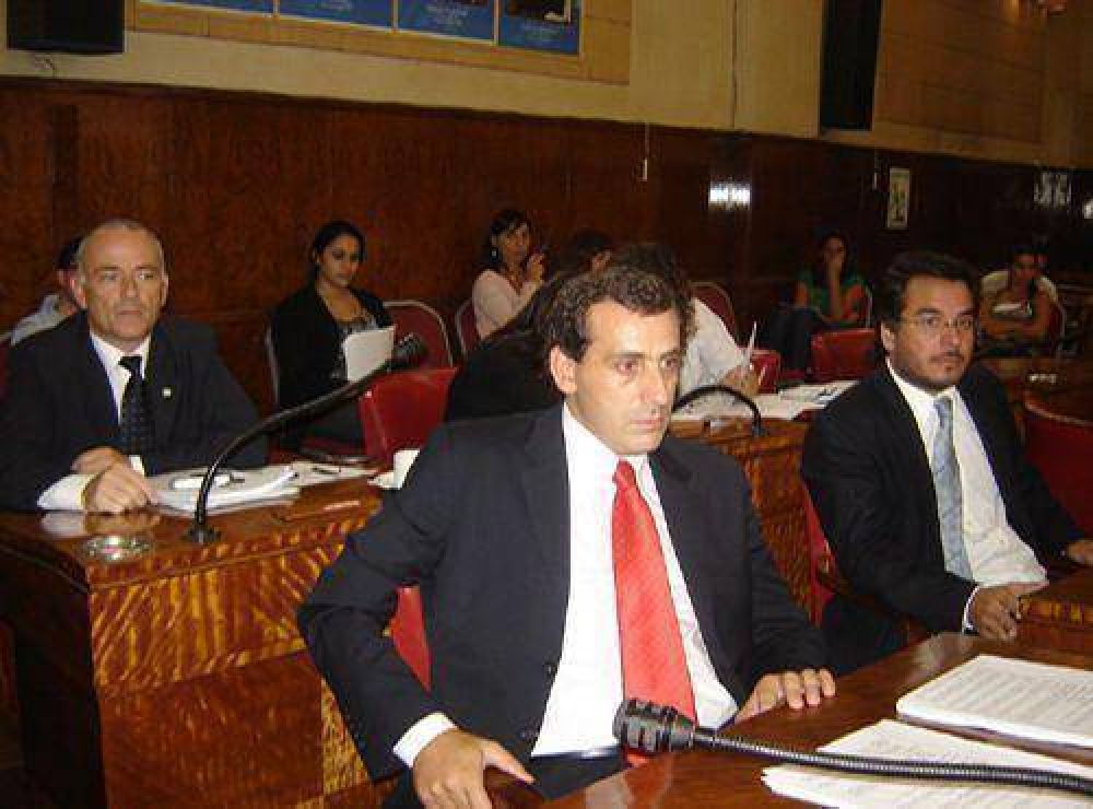 Polic�a Comunal: �La decisi�n del intendente Pulti marca un antes y un despu�s en la historia de la ciudad�