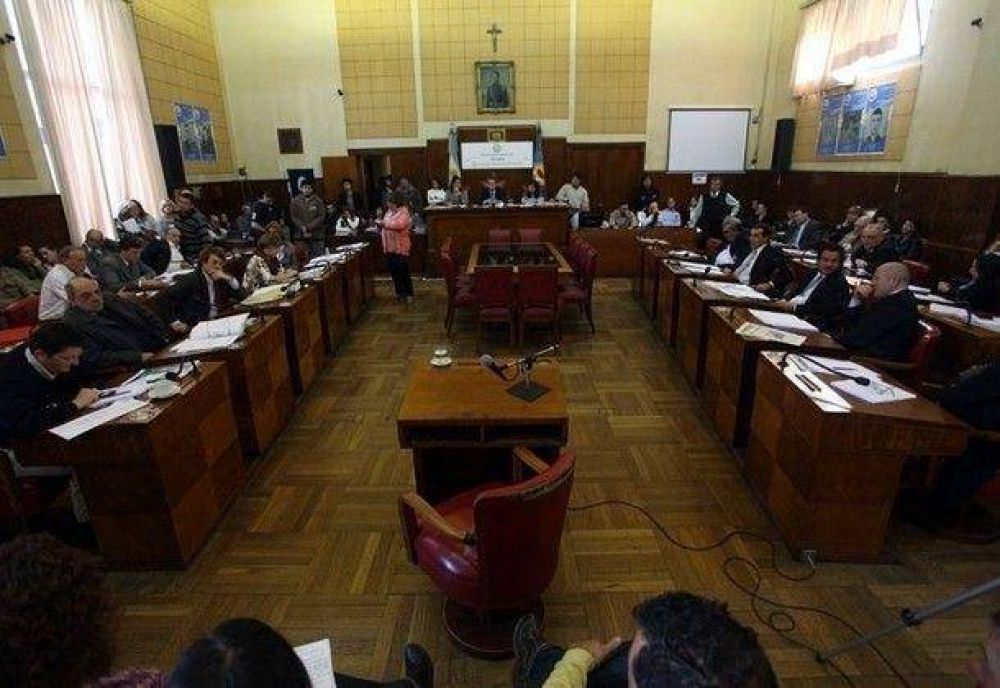 �Existe en la comuna una deuda acumulada que supera los cien millones de pesos�