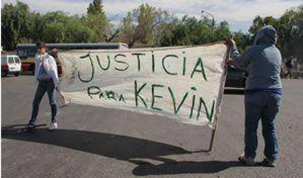 Corte de ruta e incidentes en el pedido de justicia por Kevin	