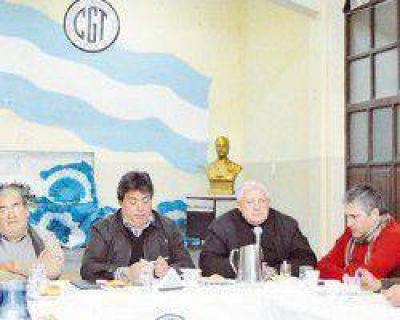 Gioja se reuni� con dirigentes de la CGT pero Enrique Castro no fue invitado