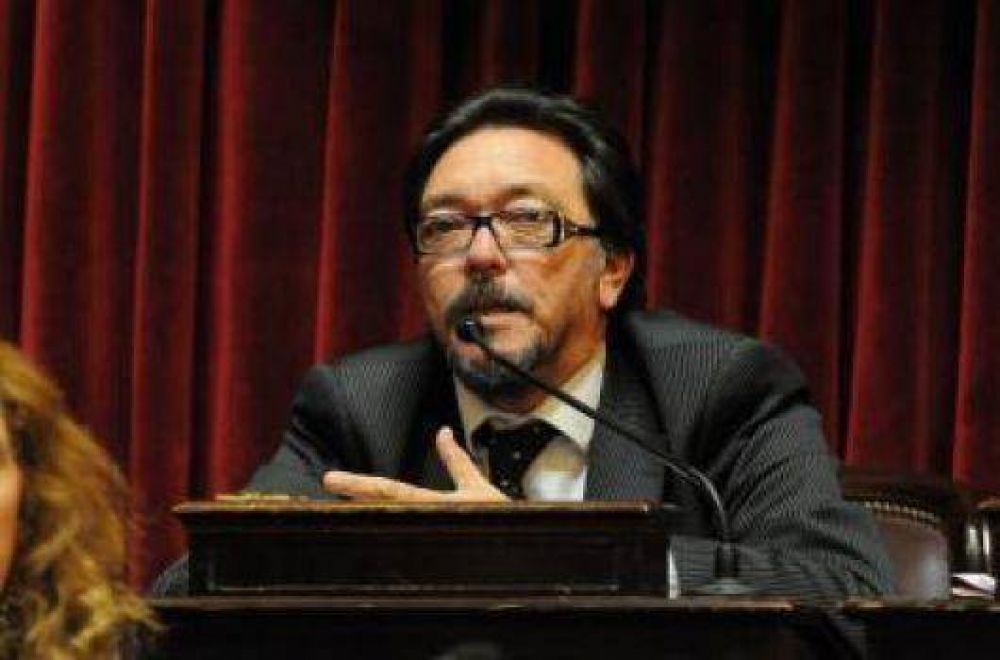 Senador entrerriano reconoce preocupaci�n por la Justicia correntina