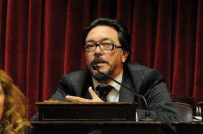 Senador entrerriano reconoce preocupaci�n por la Justicia correntina