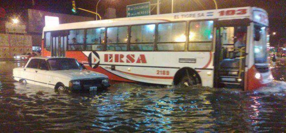"La ciudad que no para de crecer" otra vez hizo agua, mientras Camau escuchaba malas noticias en Buenos Aires