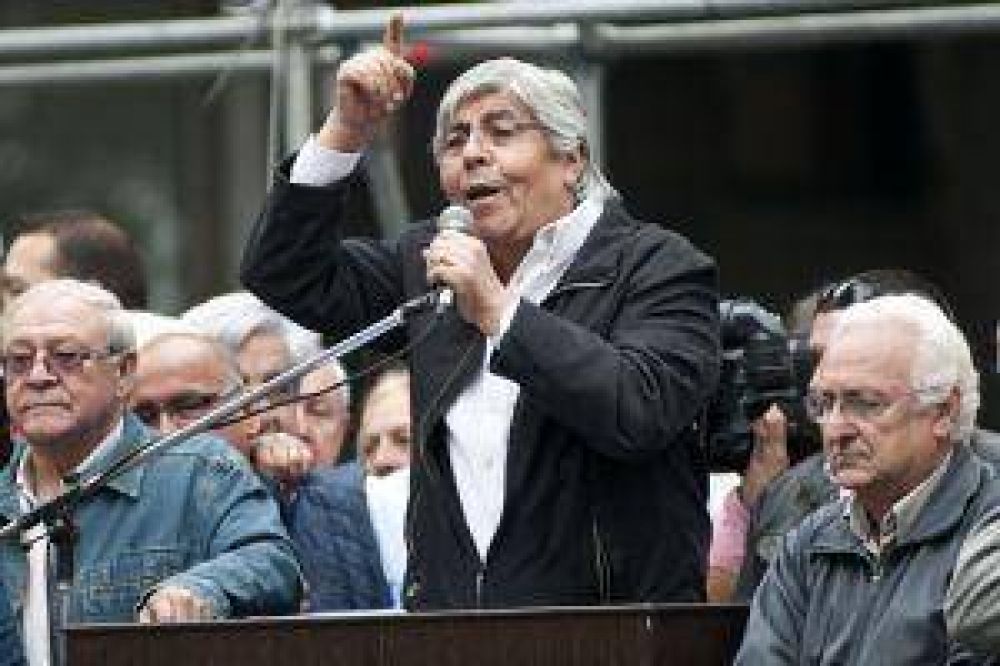 Moyano denunci� "ataques a organizaciones gremiales"