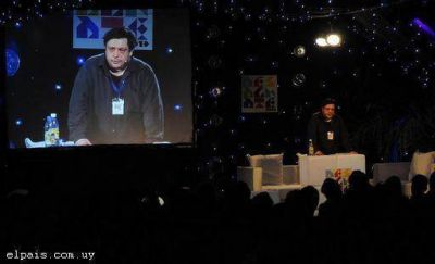 Hern�n Casciari diserta en un encuentro de publicistas y creativos en Punta del Este