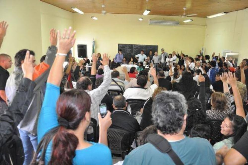 El plenario de UPCP aprob� el pago de un adelanto propuesto por el Ejecutivo