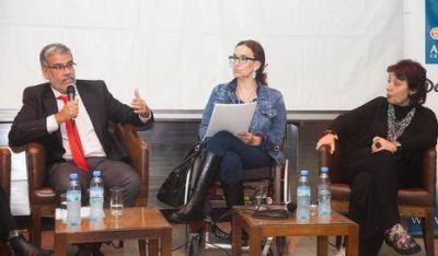 Feletti en un debate con Michetti y Morandini