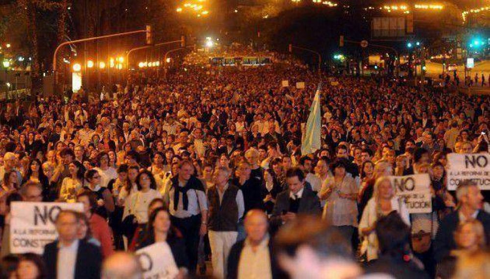 Convocan al #18A, la marcha de los j�venes