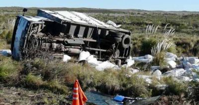 Un camionero cordob�s falleci� en vuelco ocurrido en la ruta 10