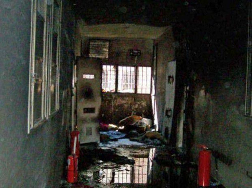 Un preso de la alcaid�a de Jefatura muri� en medio de un incendio