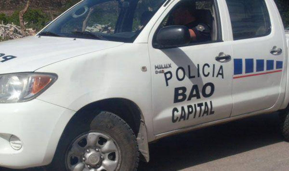 Detienen polic�a que aparentemente �cobraba dinero para resolver il�citos�