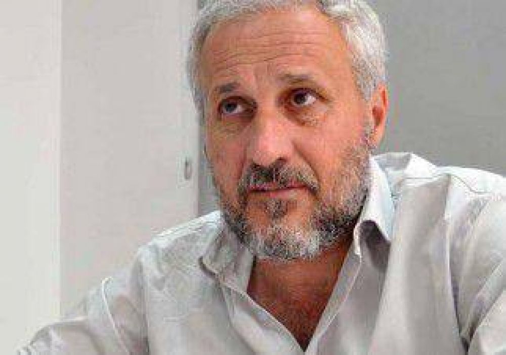Peressini reestructura su gabinete en medio de otra crisis financiera 