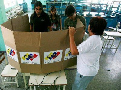 Este domingo votan 18.043.674 venezolanos