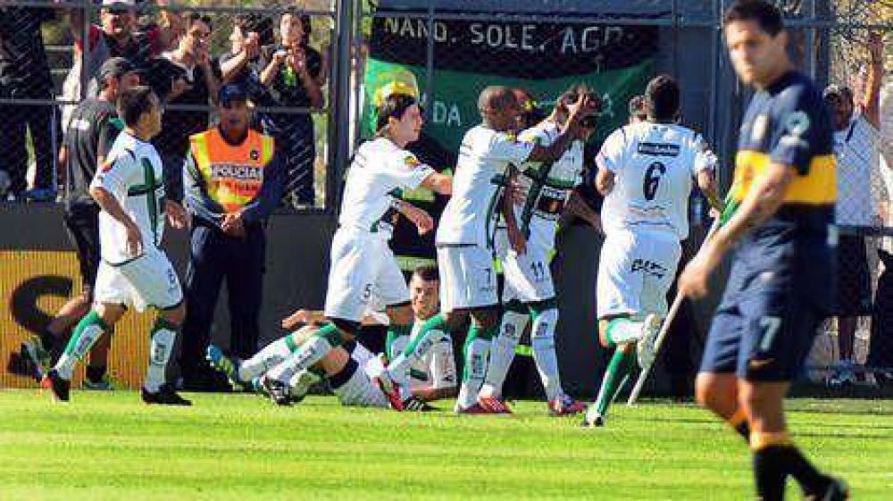 Boca fue humillado en San Juan y San Mart�n vivi� su tarde so�ada