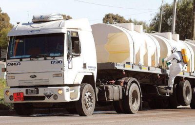 Derrame de sustancias peligrosas de un cami�n