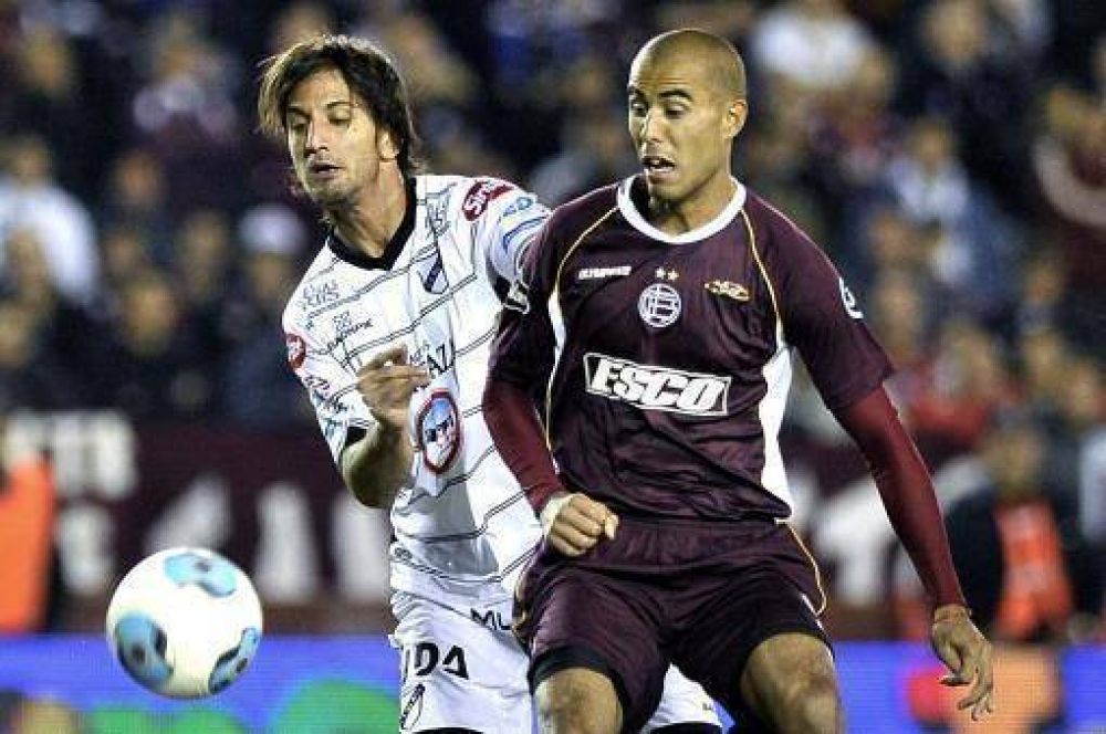 Lan�s super� a All Boys y se afirm� como �nico puntero
