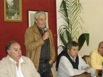 UCR: Reuni�n de dirigentes y militantes de la Segunda Secci�n