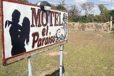 Madrugada de terror en un hotel alojamiento por asaltantes que desvalijaron a las parejas