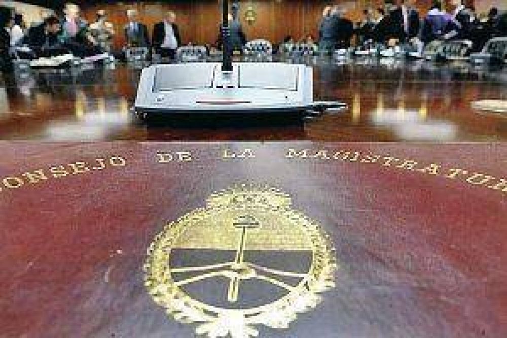 Magistrados denuncian que son "inconstitucionales" los proyectos del PEN