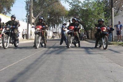Polic�as se capacitan en conducci�n de Motocicletas de Alta Cilindrada
