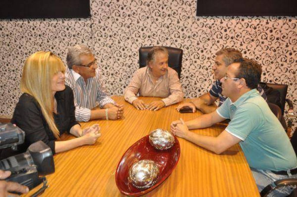 Bosetti recibi� a los diputados de Caudillos Federales