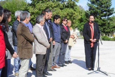 Poggi firm� decretos para las obras de la red cloacal y tratamiento de efluentes