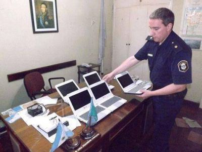 Recuperan computadoras de Conectar Igualdad que robaron en una escuela 
