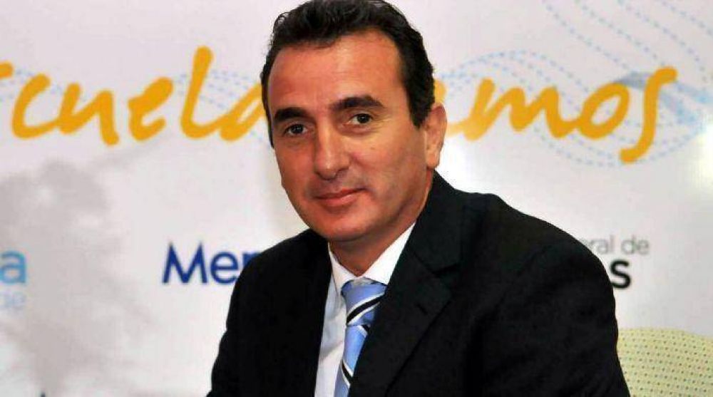 700 funcionarios cobran m�s que P�rez