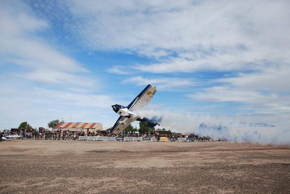 Las acrobacias a�reas se adue�aron del cielo