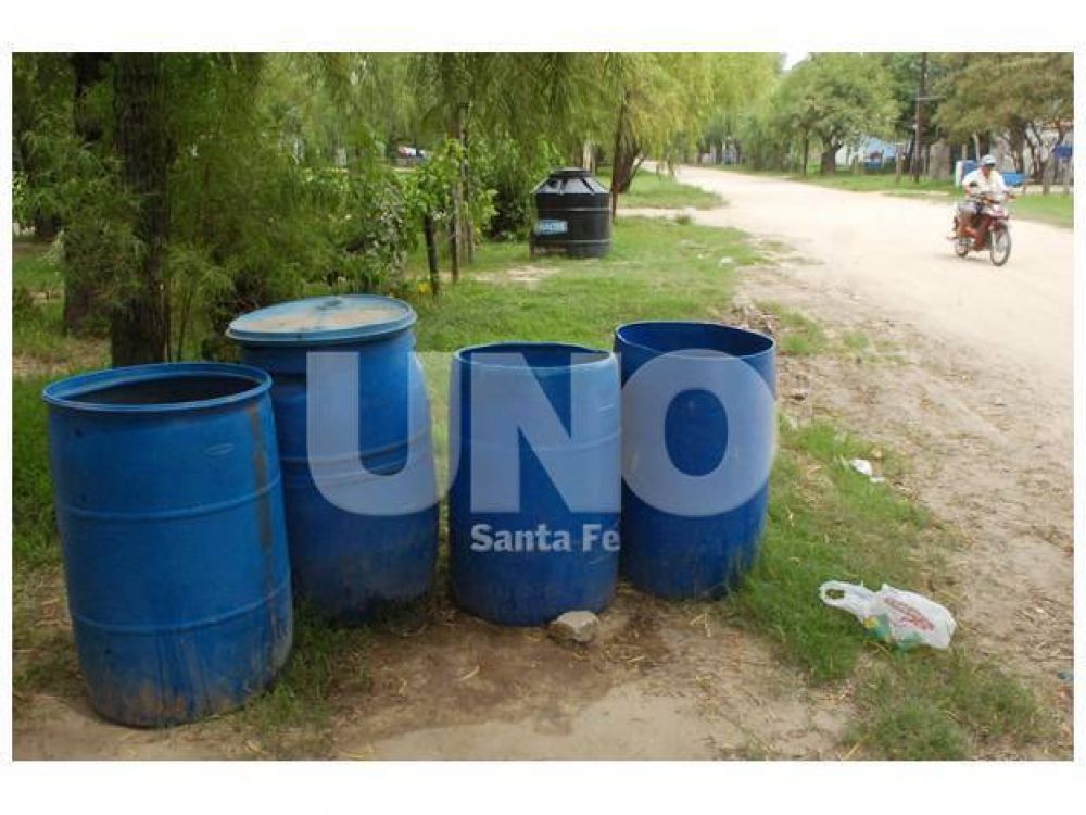 Los vecinos de Colastin� Sur esperan ansiosos por el agua potable