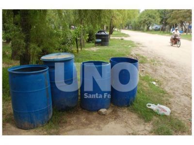 Los vecinos de Colastin� Sur esperan ansiosos por el agua potable