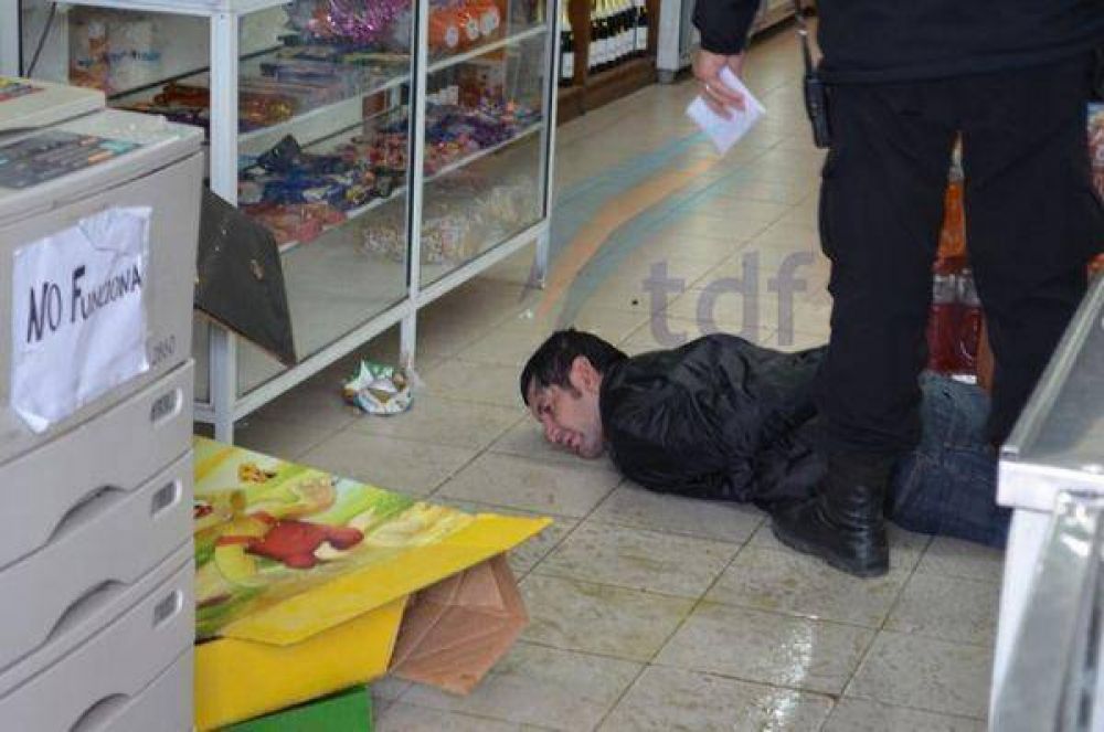 Ojeda C�rdenas y un c�mplice fueron detenidos hurtando en un mercado