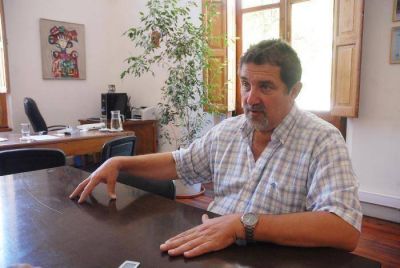 Foulkes asume en Viedma y oficializa su plan de gobierno
