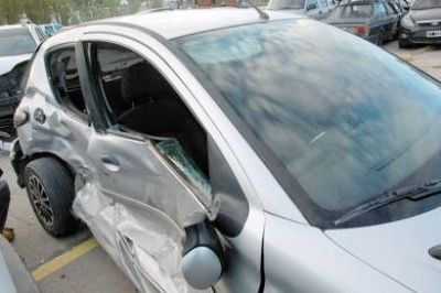Violento choque con dos heridos en Km. 3