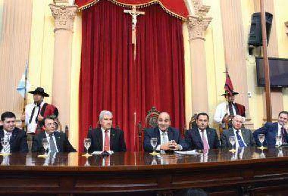 El Parlamento del NOA se reuni� en la ciudad de Salta