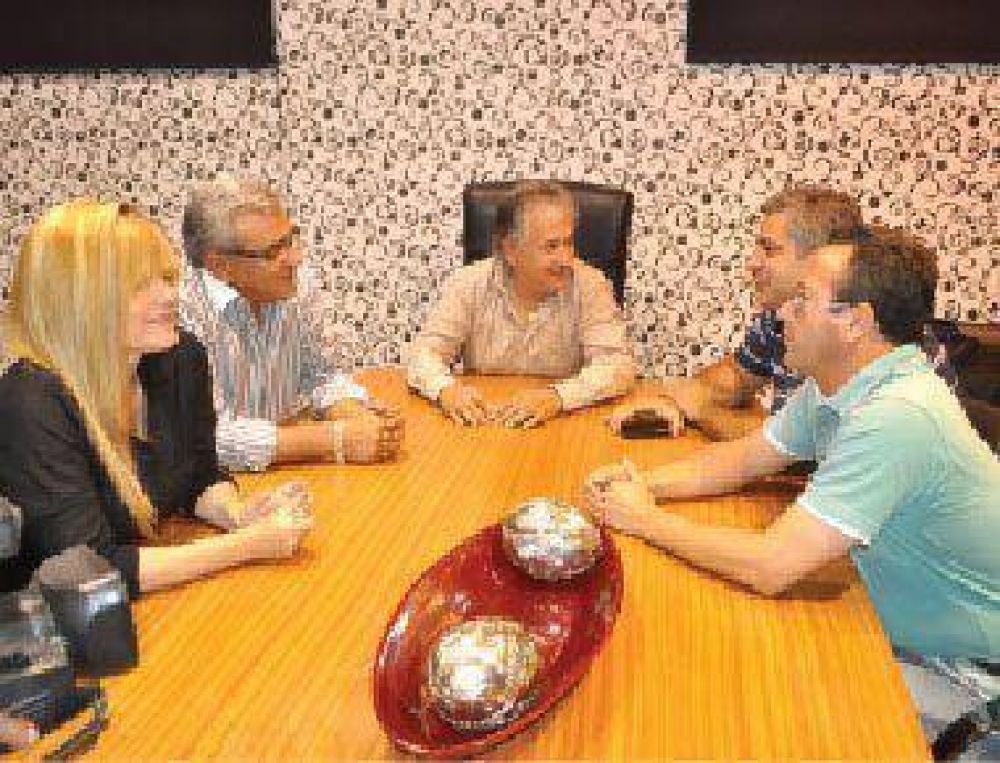 Bosetti recibi� a diputados del bloque Caudillos federales