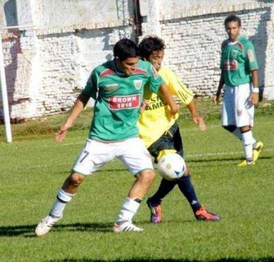 Brown sufri� ante un equipo descendido pero clasific�
