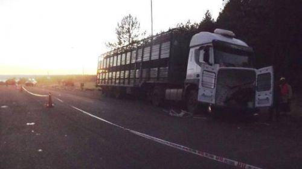 Dos muertos tras un violento accidente sobre la intersecci�n de ruta 103 y provincial 4 