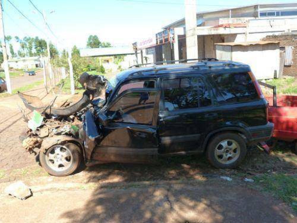 Conductor ebrio se incrust� en un colectivo y hay otros cinco heridos 