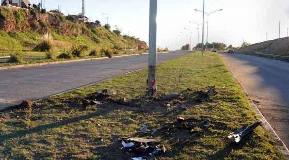 Muri� al chocar contra una columna de alumbrado