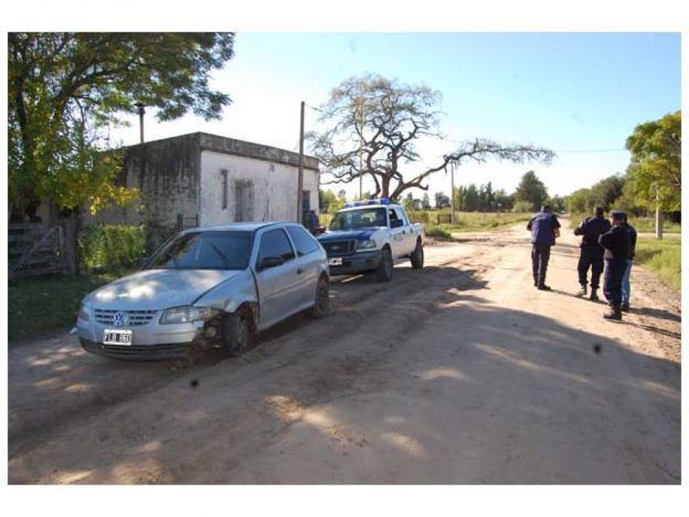 Rob� un auto, choc� y termin� en el hospital
