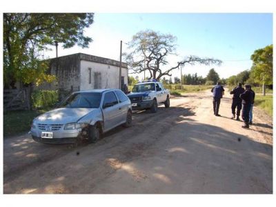 Rob� un auto, choc� y termin� en el hospital